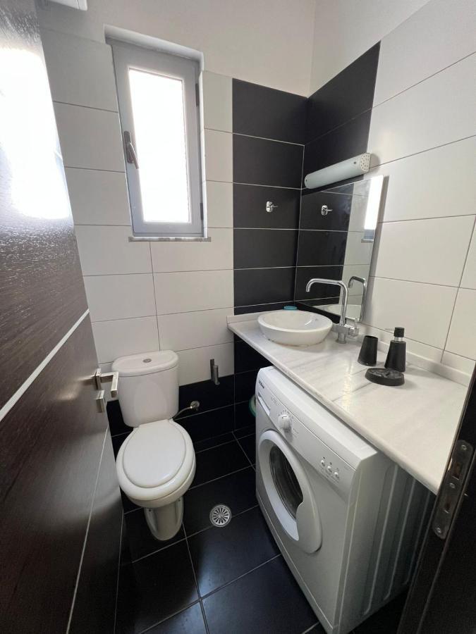 Adam Apartments Sarandë Eksteriør billede