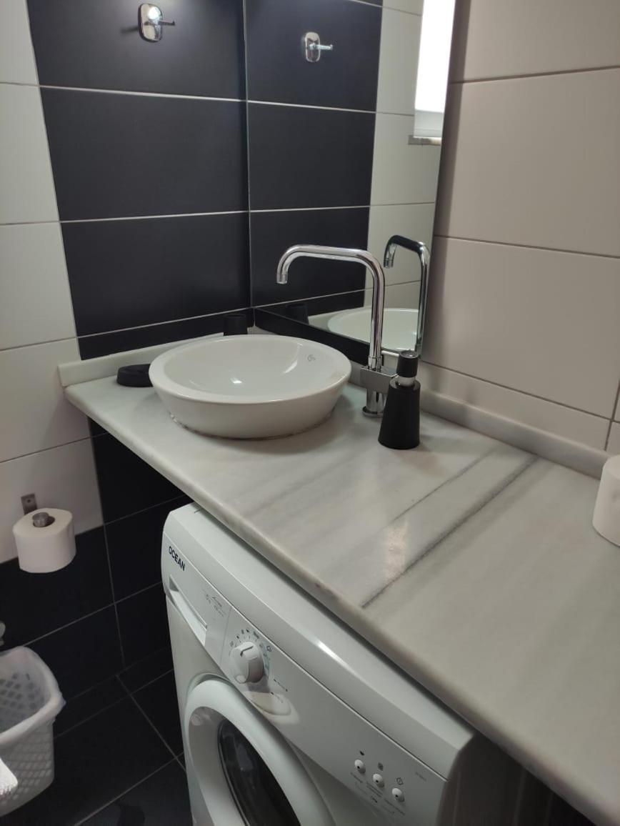 Adam Apartments Sarandë Eksteriør billede