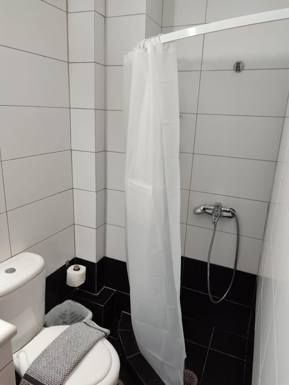 Adam Apartments Sarandë Eksteriør billede
